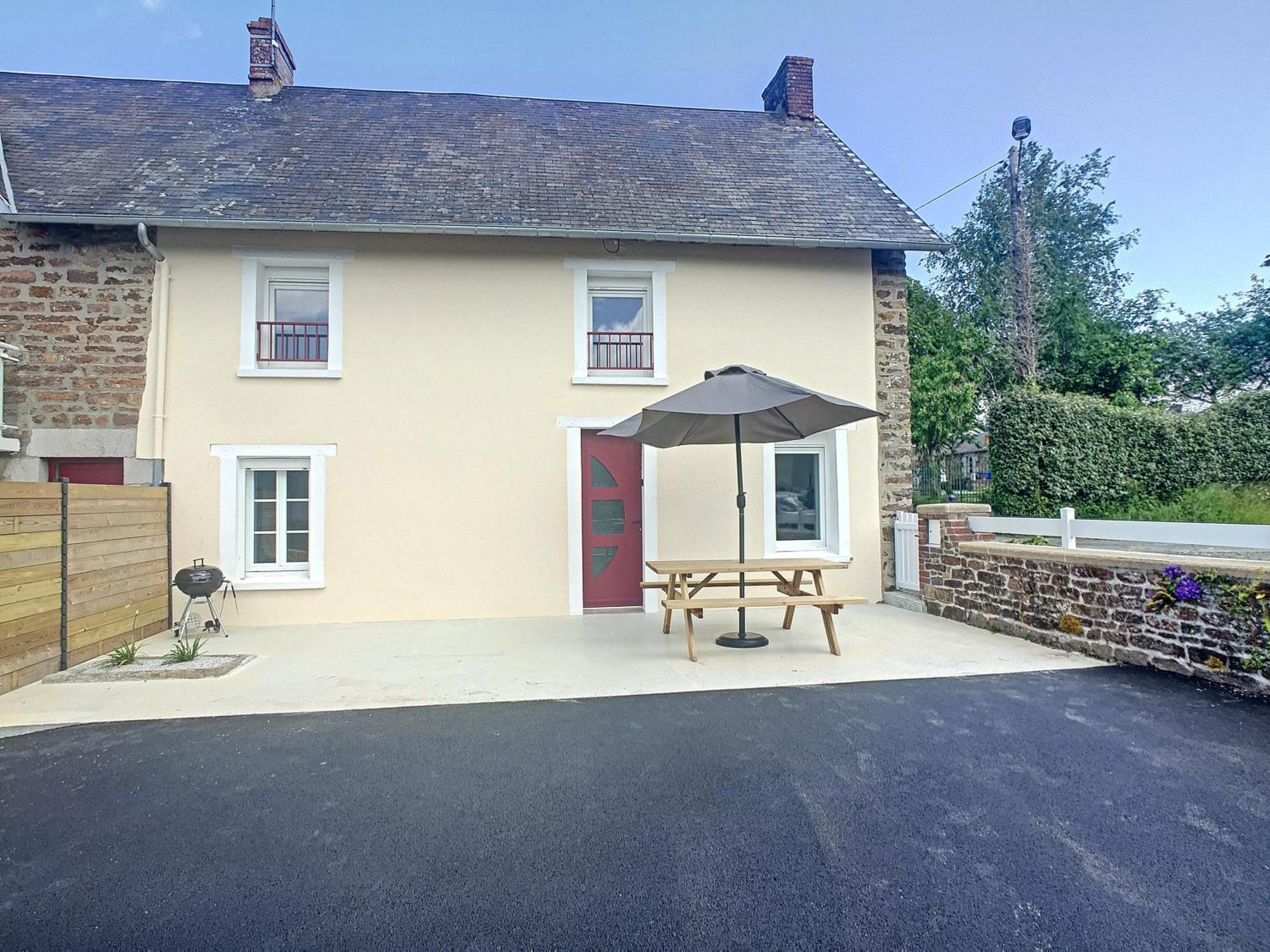 Petite Maison Proche Centre Ville Bréhal Exterior foto