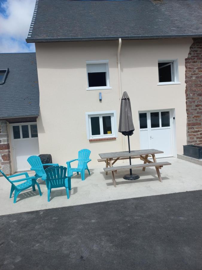 Petite Maison Proche Centre Ville Bréhal Exterior foto