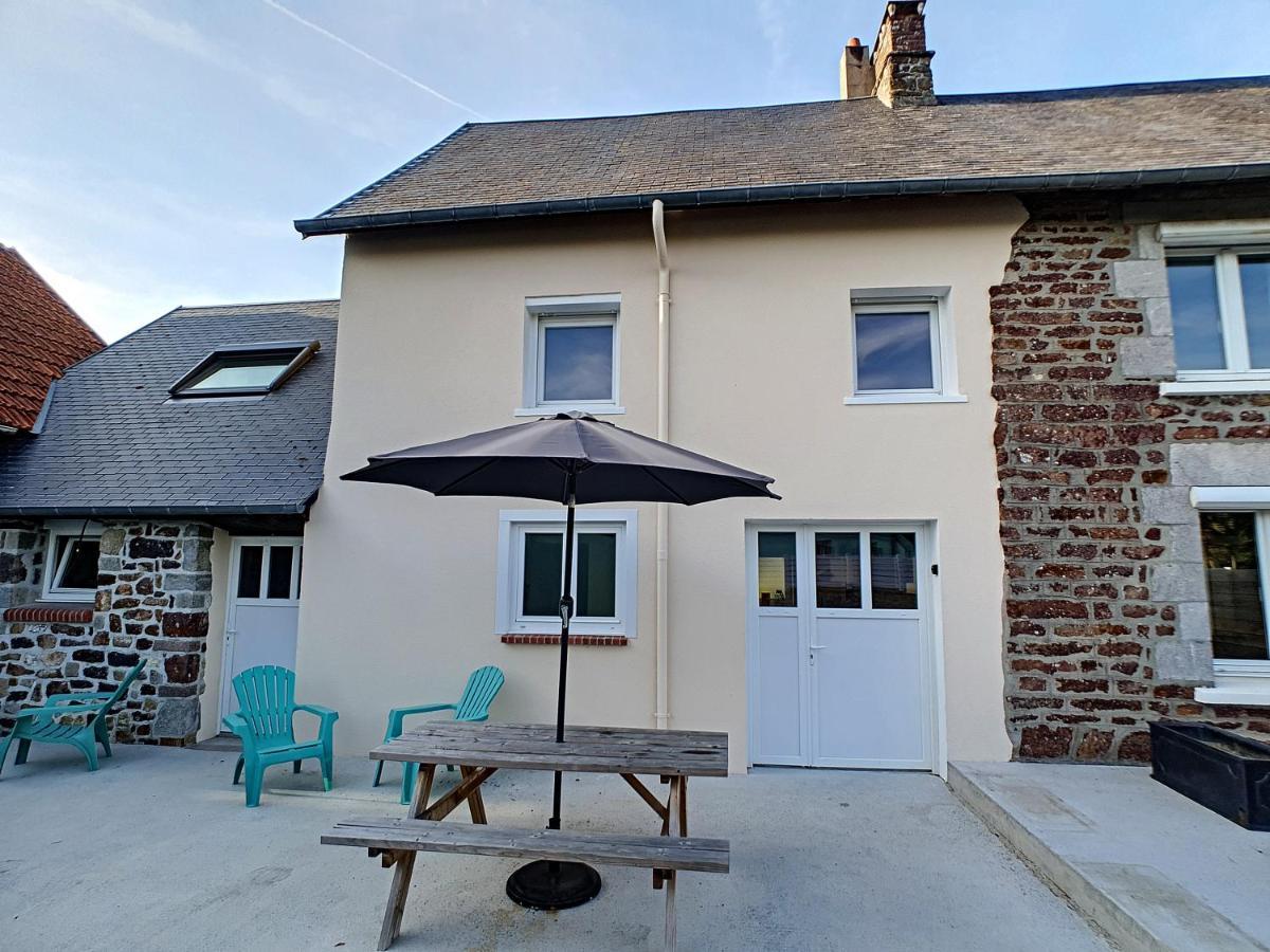 Petite Maison Proche Centre Ville Bréhal Exterior foto